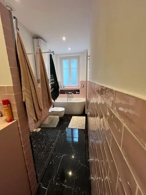 Calm Apartment In Great Location Paris