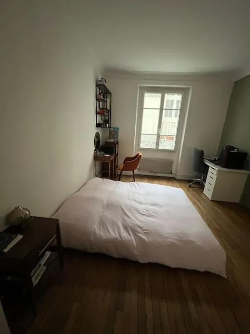 Calm Apartment In Great Location Paris France