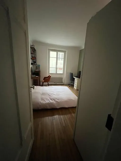 Calm Apartment In Great Location Paris France