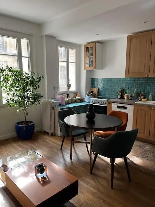Calm Apartment In Great Location Paris