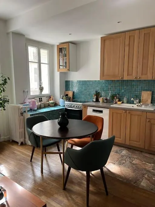 Calm Apartment In Great Location Paris