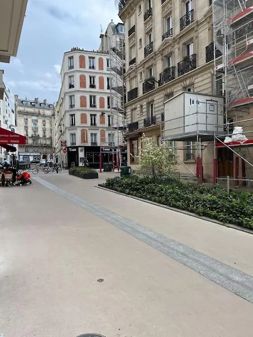 Calm Apartment In Great Location Paris